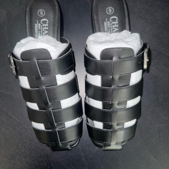 NIB Chaps Black Woven Strappy Leather Sandals Size 6 - Picture 3 of 4